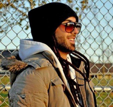 Yakışıklı olduğu için sınır dışı edildi