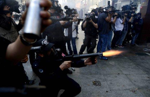 İstanbul'da olaylı 1 Mayıs kutlaması 