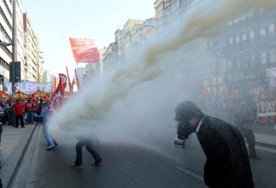 İstanbul'da olaylı 1 Mayıs kutlaması 