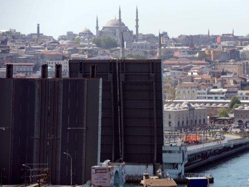 İstanbul'da olaylı 1 Mayıs kutlaması 