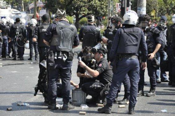 İstanbul'da olaylı 1 Mayıs kutlaması 