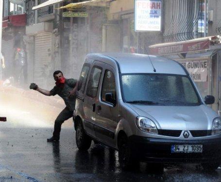 İstanbul'da olaylı 1 Mayıs kutlaması 