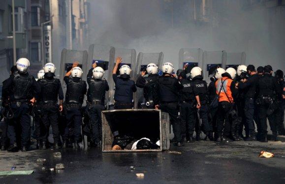 İstanbul'da olaylı 1 Mayıs kutlaması 