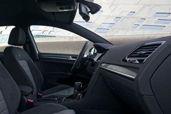 VW yeni Golf 7 için üç farklı R-Line paketi hazırladı