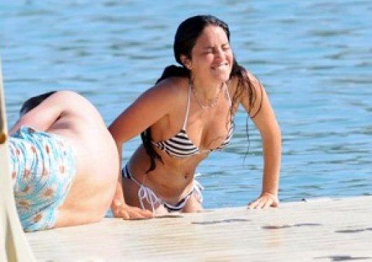 Aslı Tandoğan yeni sevgilisiyle Çeşme'de