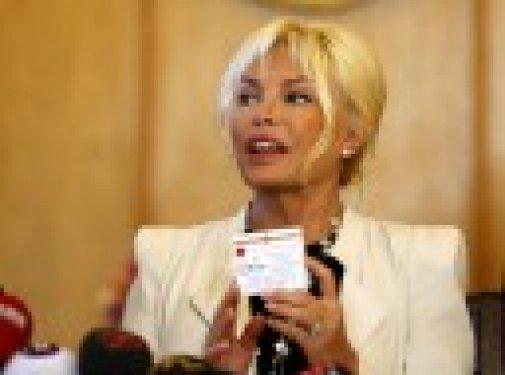 Meclis'te Ajda Pekkan rüzgarı