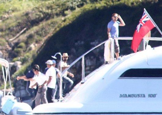 Leonardo DiCaprio bir tekne dolusu kızla tatil yaptı