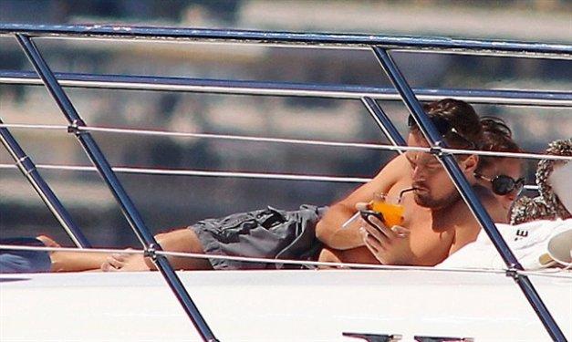 Leonardo DiCaprio bir tekne dolusu kızla tatil yaptı