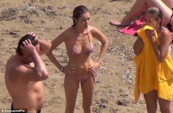 Russell Crowe Mikonos'ta genç kızlarla sobelendi