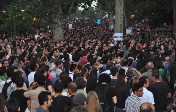 Taksim'de 5 bin kişi eylemde