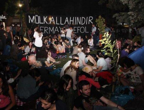 Taksim'de 5 bin kişi eylemde