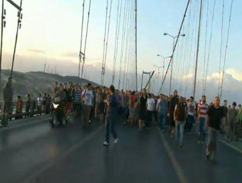 Boğaziçi Köprüsü trafiğe kapatıldı