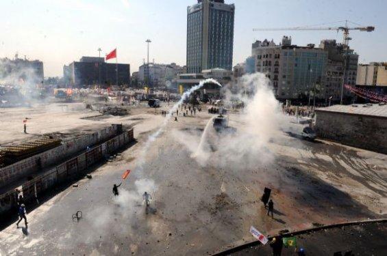 Polis Taksim'e girdi 