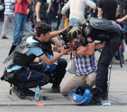 Polis Taksim'e girdi 