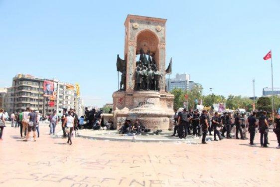 Polis Taksim'e girdi 