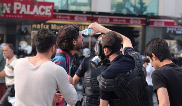 Polis Taksim'e girdi 