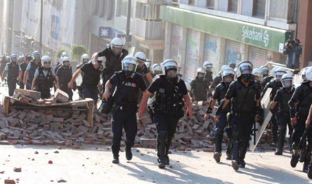Polis Taksim'e girdi 