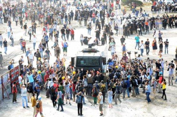 Polis Taksim'e girdi 