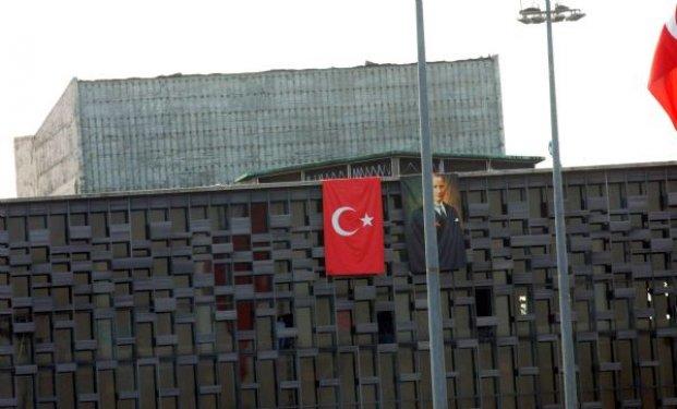 Polis Taksim'e girdi 