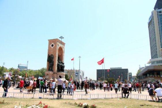 Polis Taksim'e girdi 