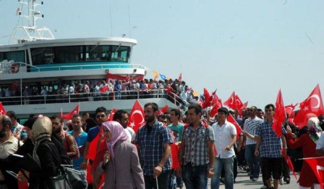 AK Partililer ile eylemcilerin slogan yarışı  - Resim 15