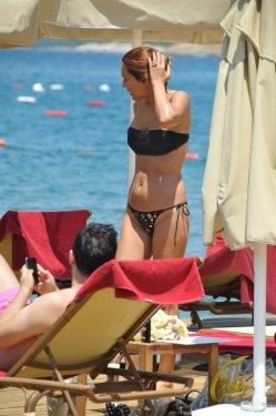 Demet Akalın eşi Okan Kurt'la tatilde