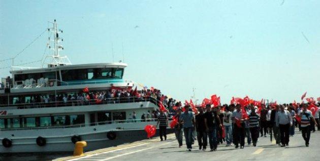 AK Partililer ile eylemcilerin slogan yarışı  - Resim 3