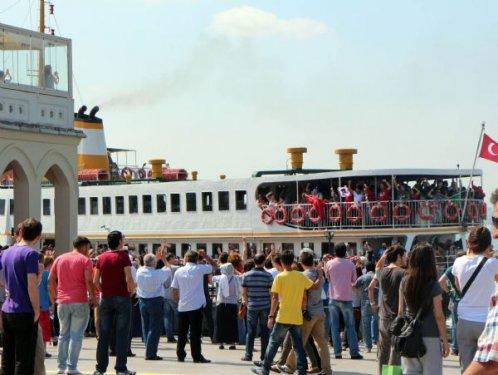 AK Partililer ile eylemcilerin slogan yarışı  - Resim 18