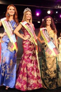 Almanya'nın Türk güzeli Arzu Akyüz