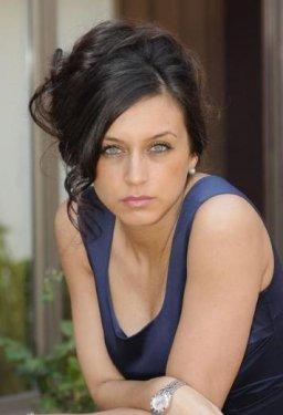 Almanya'nın Türk güzeli Arzu Akyüz