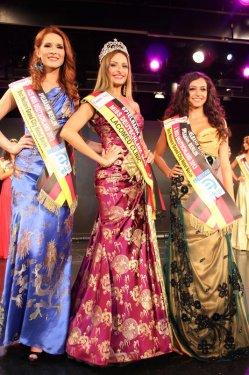 Almanya'nın Türk güzeli Arzu Akyüz