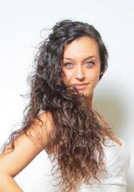 Almanya'nın Türk güzeli Arzu Akyüz