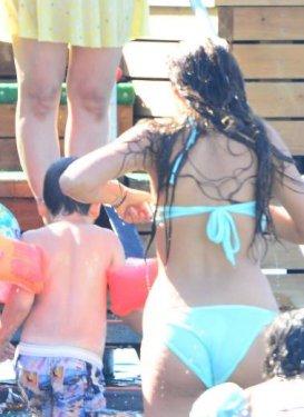 Ebru Şancı tatilde