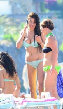 Ebru Şancı tatilde