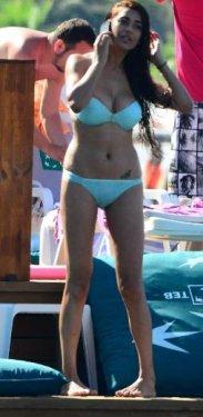 Ebru Şancı tatilde