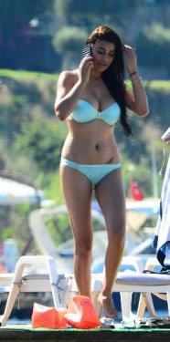 Ebru Şancı tatilde