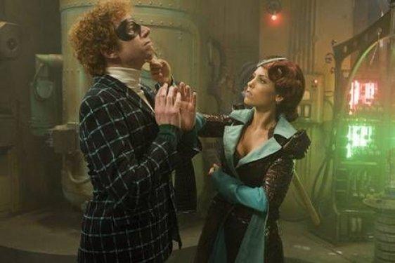 Yenge Cabau süper kahraman oldu