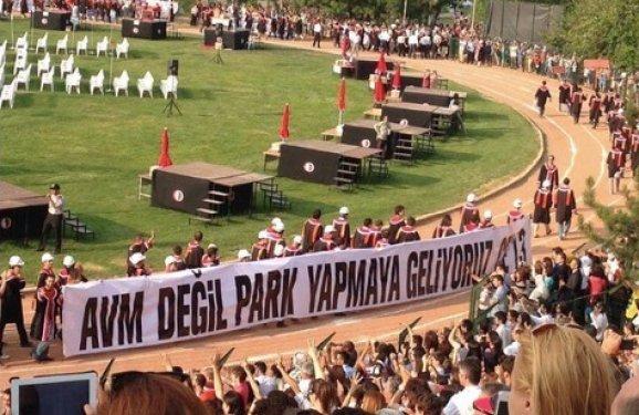 ODTÜ mezuniyet töreninden kötü espirili pankartlar