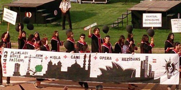 ODTÜ mezuniyet töreninden kötü espirili pankartlar
