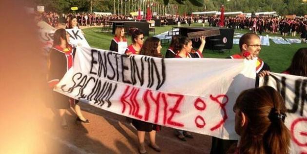 ODTÜ mezuniyet töreninden kötü espirili pankartlar