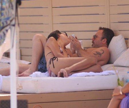 Sergen Yalçın Çeşme'de kucak kucağa