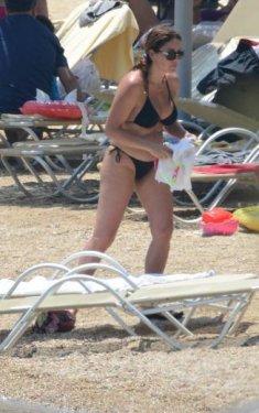 Aşkın Nur Yengi de bikinili