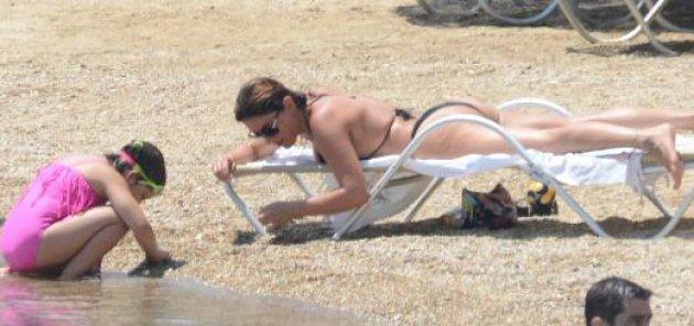 Aşkın Nur Yengi de bikinili