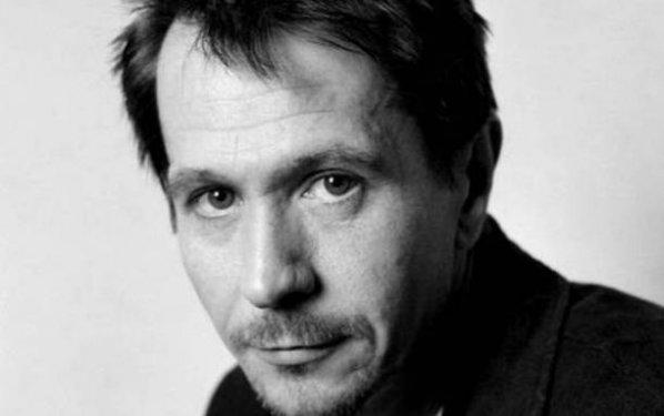 Maskelerin ardındaki gerçek yüzler