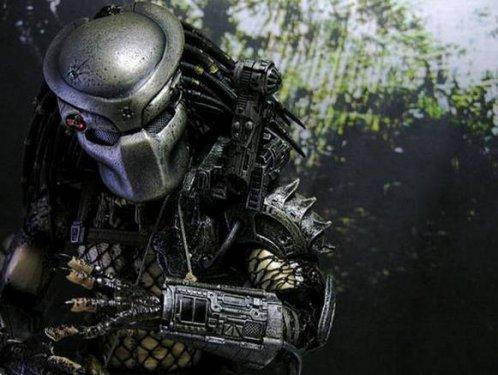 Maskelerin ardındaki gerçek yüzler