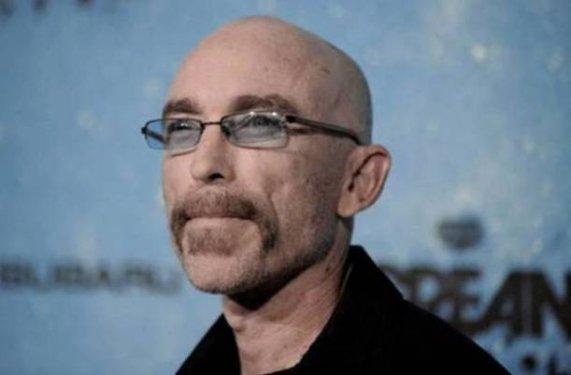 Maskelerin ardındaki gerçek yüzler