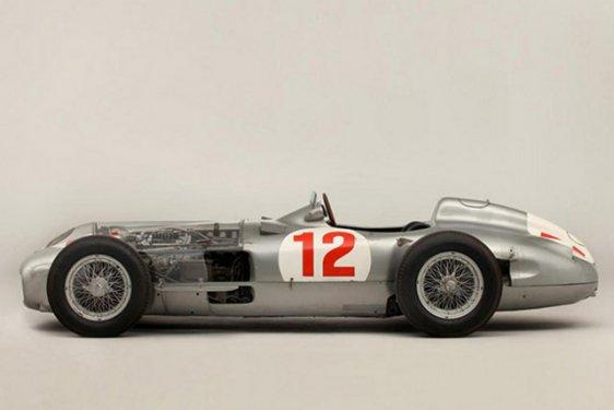 1954 Mercedes yarış arabası rekor fiyata satıldı