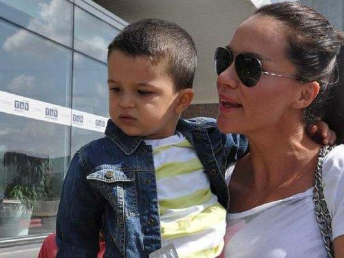 Ebru Şallı tatile çıktı