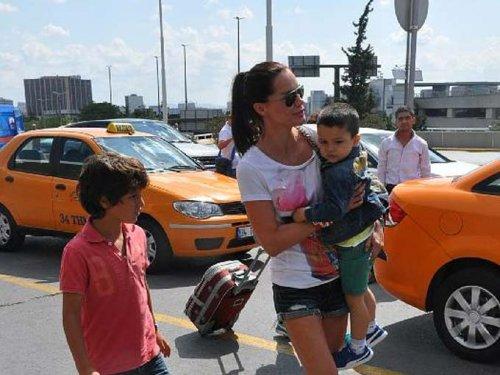Ebru Şallı tatile çıktı