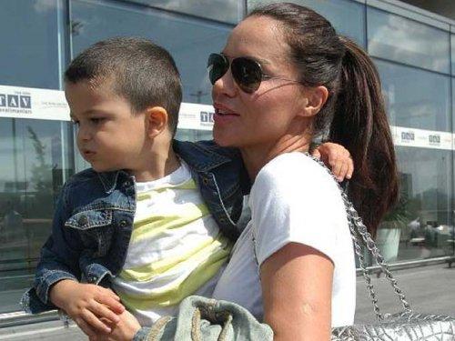 Ebru Şallı tatile çıktı